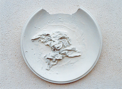 "Engelchen", 24 cm x 24 cm x 4 cm, Keramik, Epoxi, Lack, 2011
