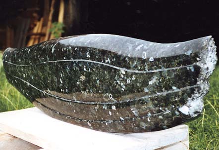 "Ohne Titel", 78 cm x 11 cm x 35 cm, Labrador, 1999
